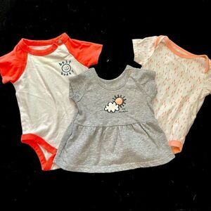 2/$10 Cat and Jack baby bundle size 0-3 months